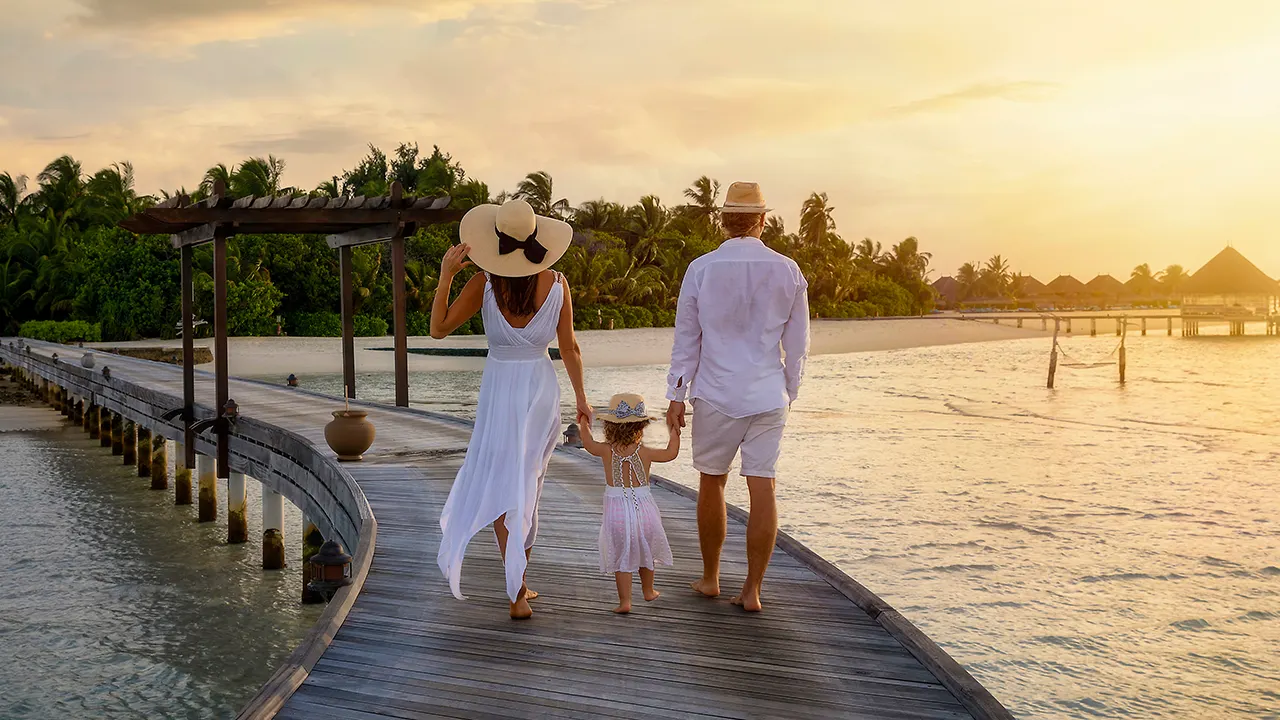 Experience the most enjoyable adventure in the world, where the stunning nature adorns every corner of Thailand and the famous tourist attractions suitable for children and families.