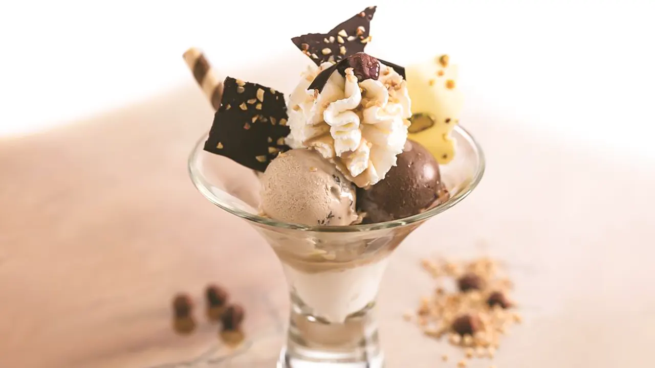 Deliziosa Costa Deliziosa: Elegant, luxurious cruise ship with outstanding amenities and design.