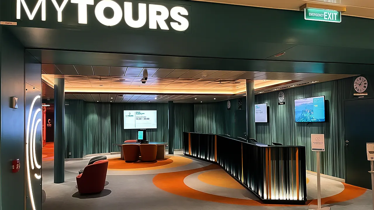 Deliziosa Costa Deliziosa: Elegant, luxurious cruise ship with outstanding amenities and design.