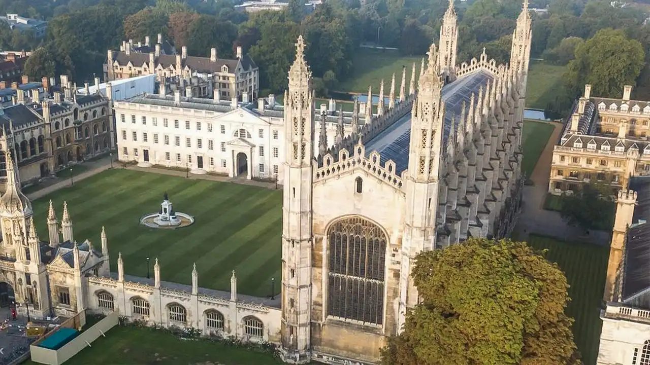 OXFORD AND CAMBRIDGE TOUR