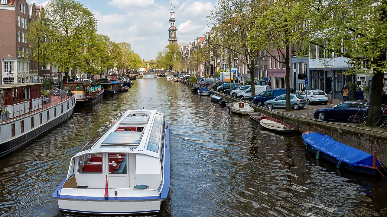 رحلة بحرية فى قناة أمستردام