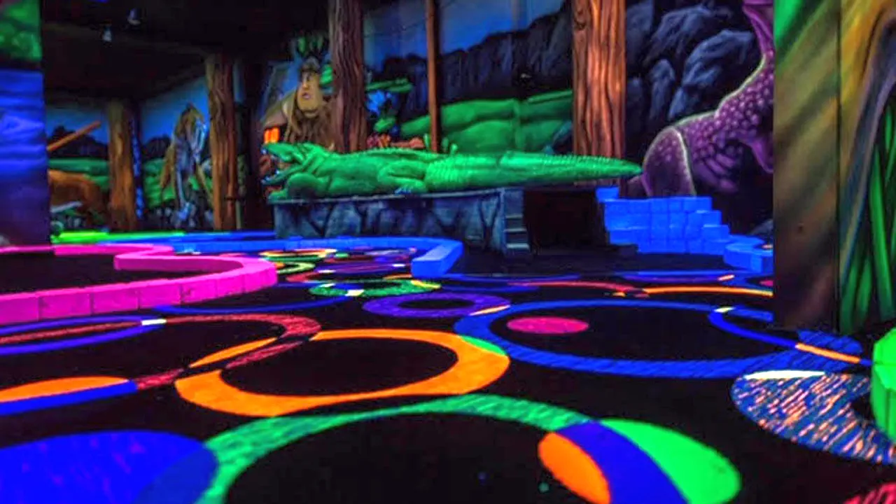 12 Hole Glow-in-the-Dark Minigolf