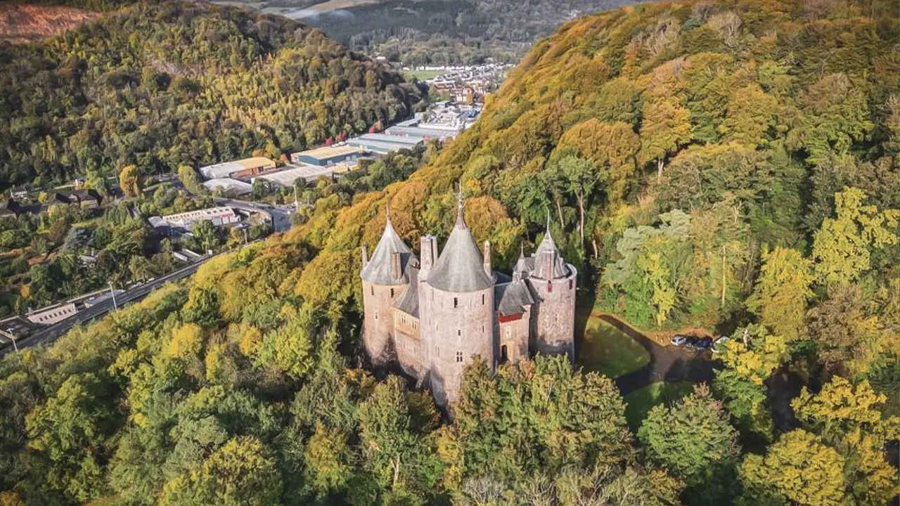 Mountain castles full-day excursion