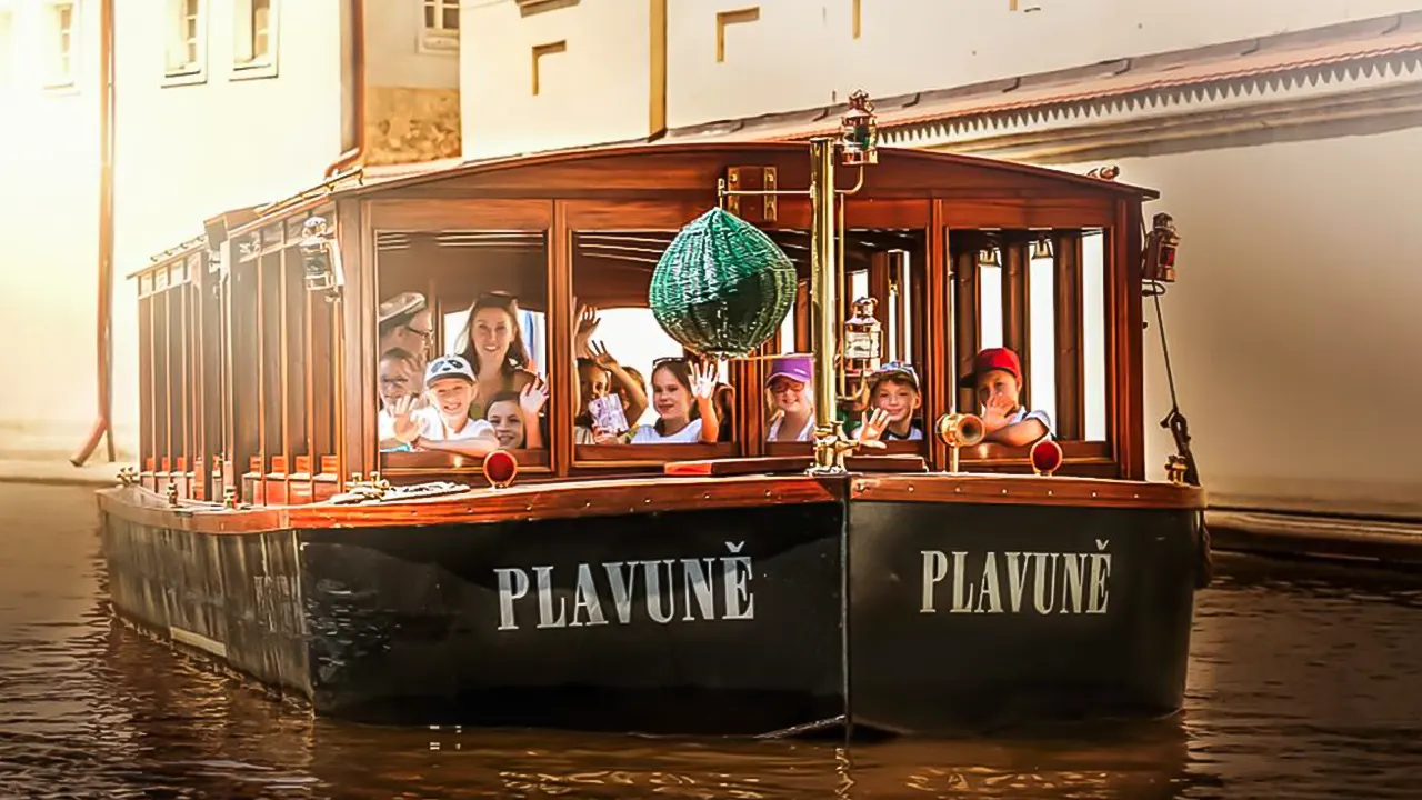 Historical River Cruise and Refreshments