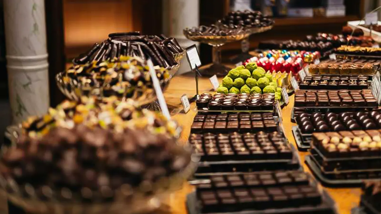 Chocolate and pastry tour with tasting