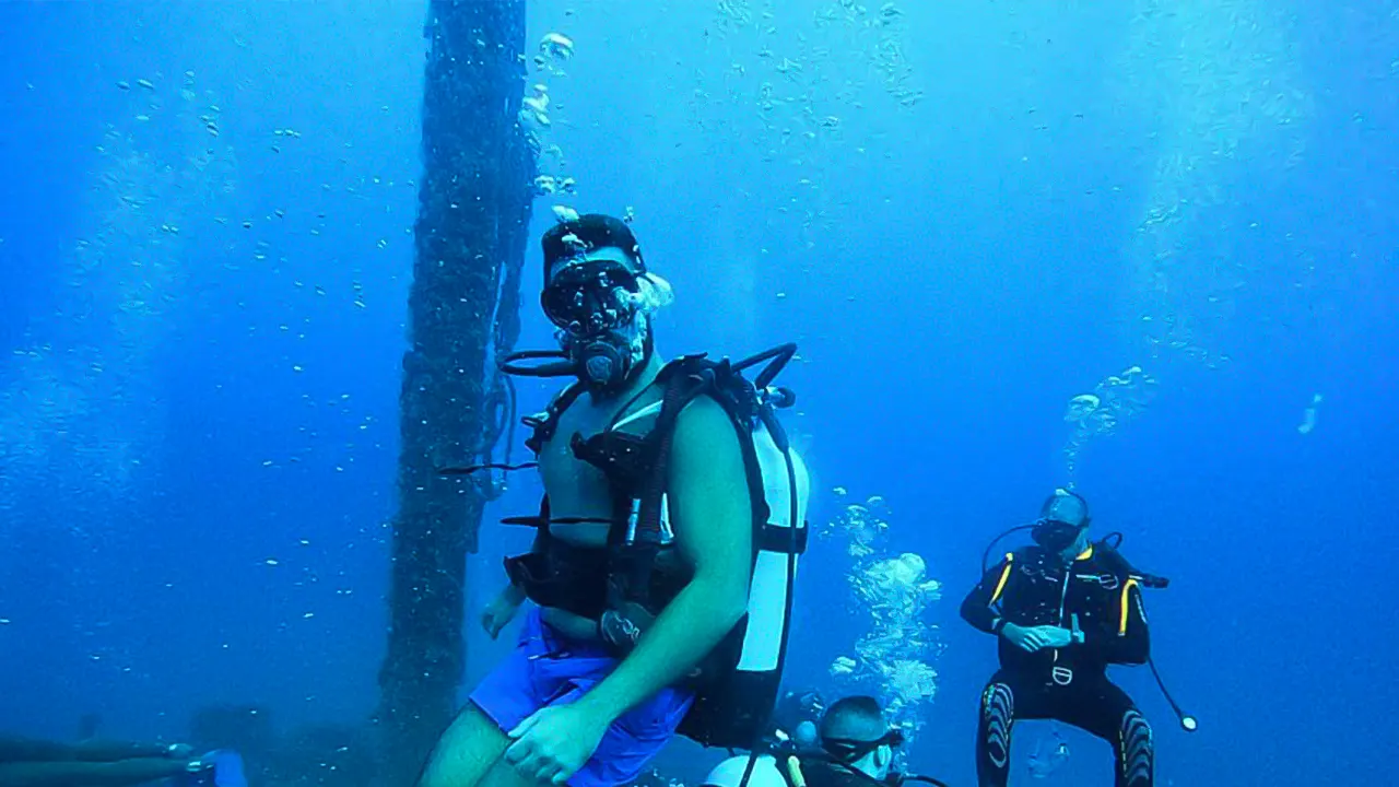 Scuba Diving with Pickup