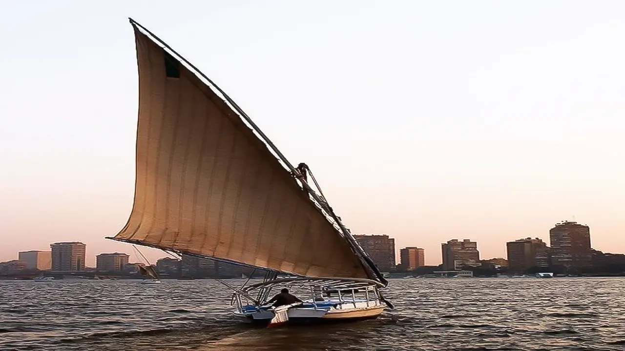ركوب فلوكة على نهر النيل مع وجبات الطعام