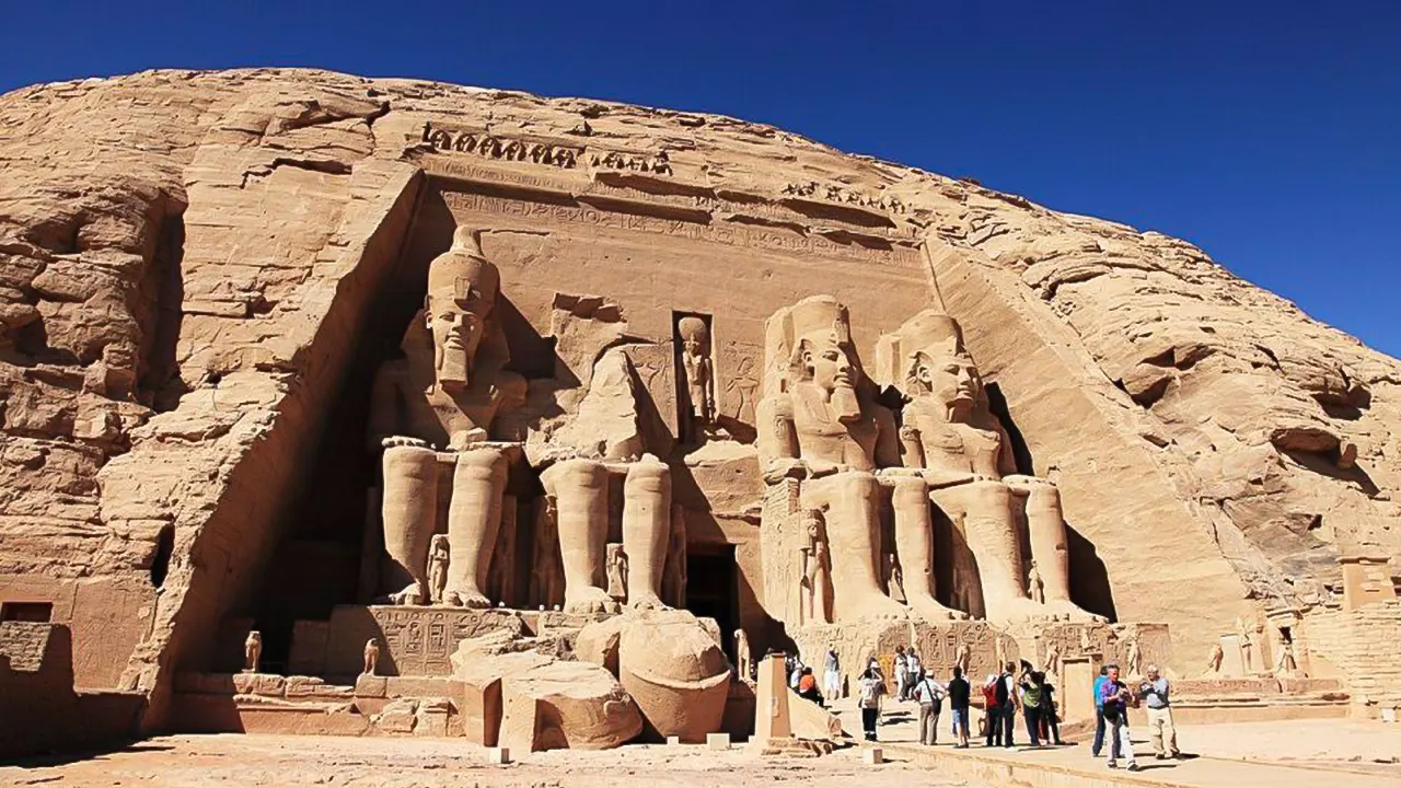 4-Day Nile Cruise from Aswan to Luxor with Guide
