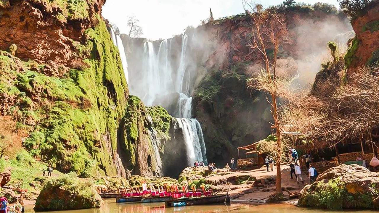 Tour of waterfalls with a guide