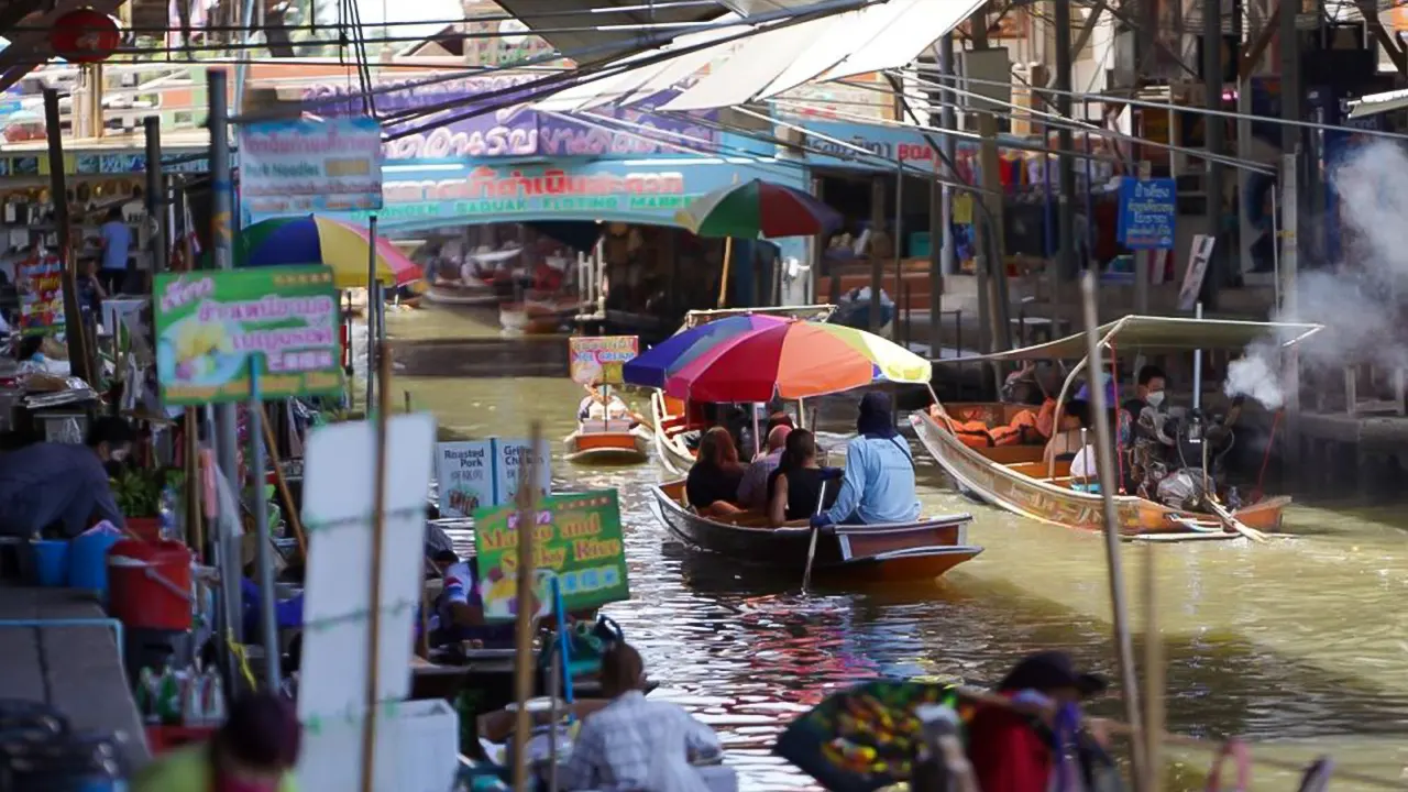 Floating Market and Ayutthaya Guided Day Tour
