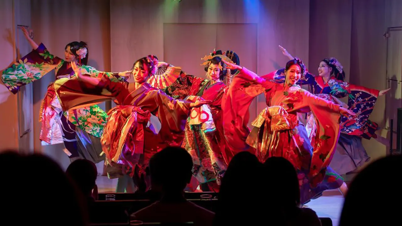الرقص الياباني مسرح كاباريه أساكوسا