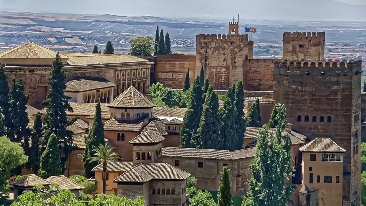 Granada Full-Day Trip with Alhambra